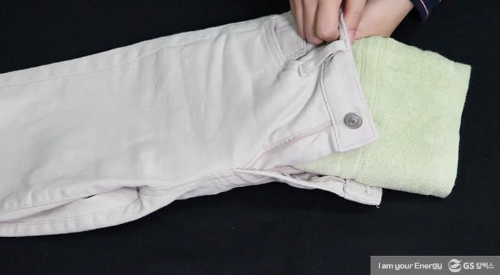 간단 꿀팁! 무릎 나온 바지 복구하는 법 5 간단 꿀팁! 무릎 나온 바지 복구하는 법 | GSC BP MH life energy old pants knee repair tip 20181017 5 1