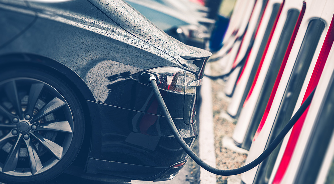 "전기차 샀다면 이건 필수!" 초보 전기차주를 위한 전기차 꿀팁 10가지 4 “비 올 때 전기차 충전해도 괜찮을까요?” 물론이죠!