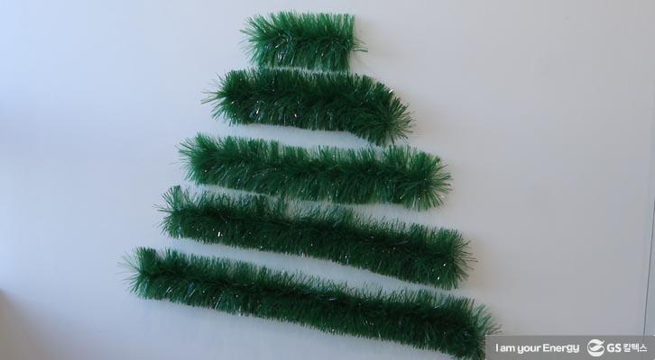 [생활 속 에너지] 집콕 크리스마스 꿀팁! 간단하게 벽 트리 만들기 | 7