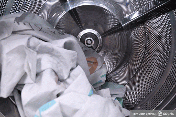 현수막의 두번째 쓸모, 크로스백으로 재탄생 하다 2 현수막의 두번째 쓸모, 크로스백으로 재탄생 하다 | magazine upcycling crossbag 02