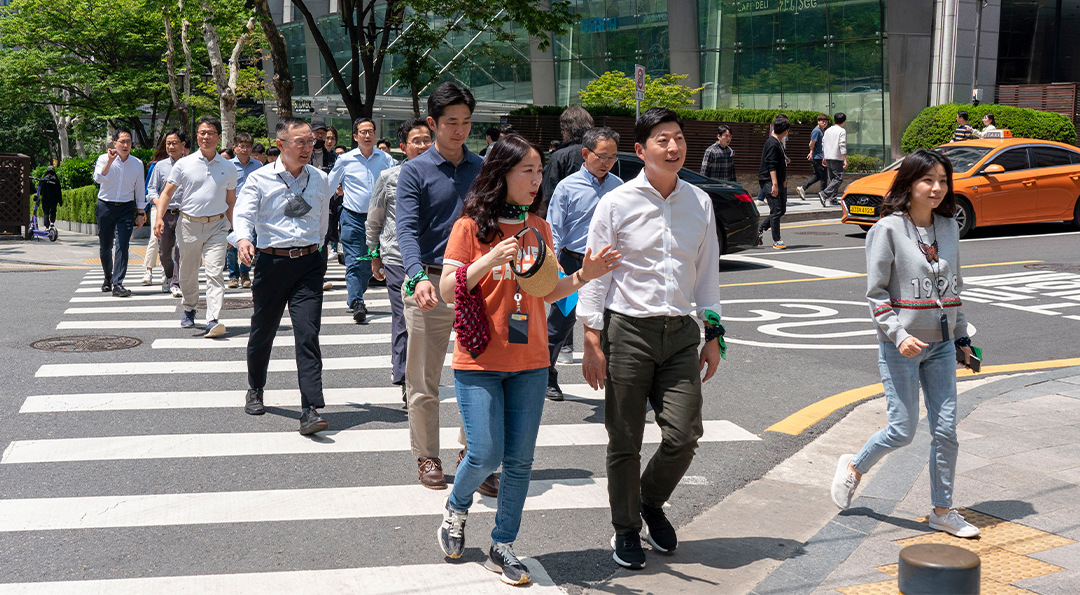 햇살처럼 빛난 창립 56주년 기념 걸음 기부 행사 3 햇살처럼 빛난 창립 56주년 기념 걸음 기부 행사 | 20230511 02 02