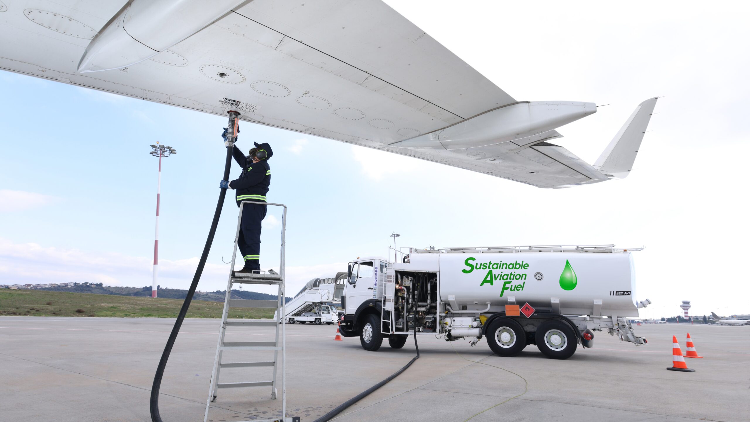 2025년 석화 산업 : 탄소 규제를 넘어 신성장 동력으로